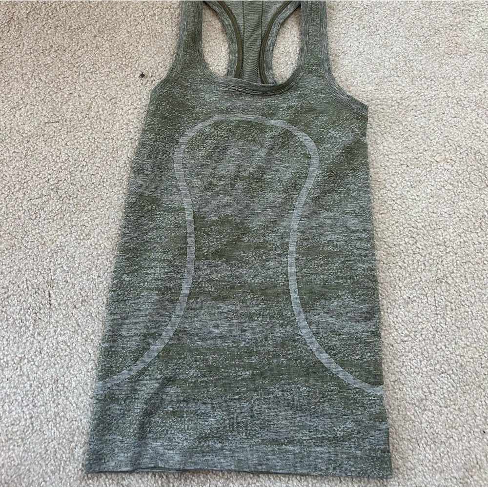 Lululemon tank top